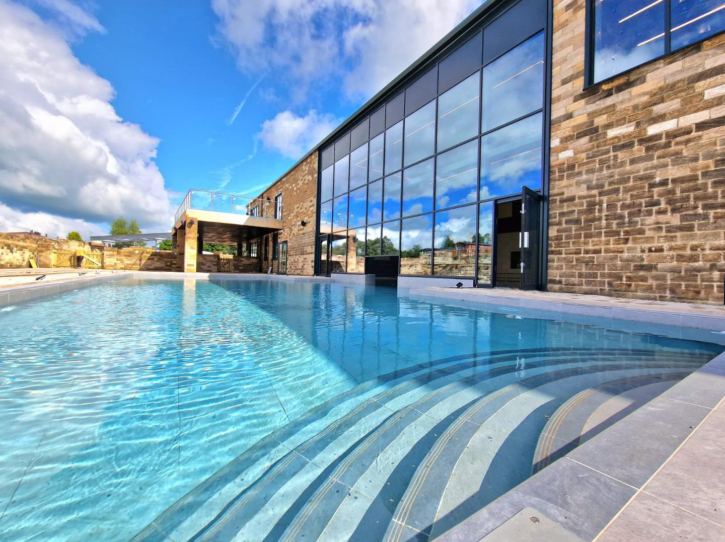 commercial-pool-outdoor-wild-rose-park